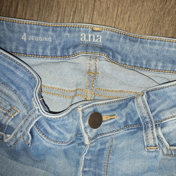 A.N.A Women's Jeans Size 4 - Picture 5 of 7